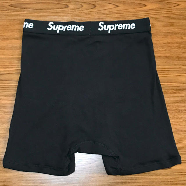 Supreme(シュプリーム)のL 新品 Supreme Hanes ボクサーパンツ 黒 メンズのアンダーウェア(ボクサーパンツ)の商品写真