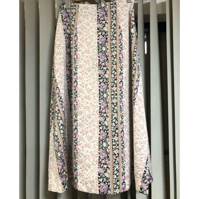 MISCH MASCH(ミッシュマッシュ)のミッシュマッシュ♥花柄スカート レディースのスカート(ロングスカート)の商品写真