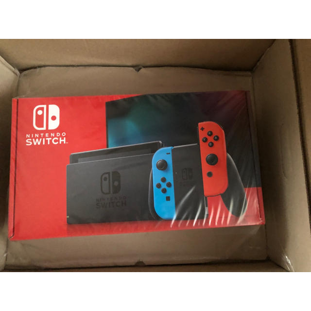 任天堂　switch 新型　ネオン