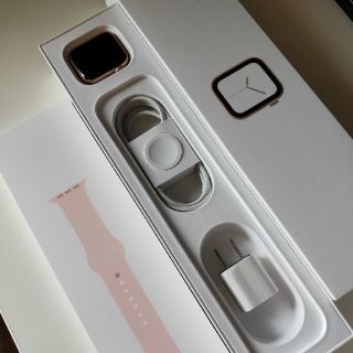 アップルウォッチ(Apple Watch)の専用　Apple watch series4 40mm ゴールドアルミニウム(腕時計(デジタル))