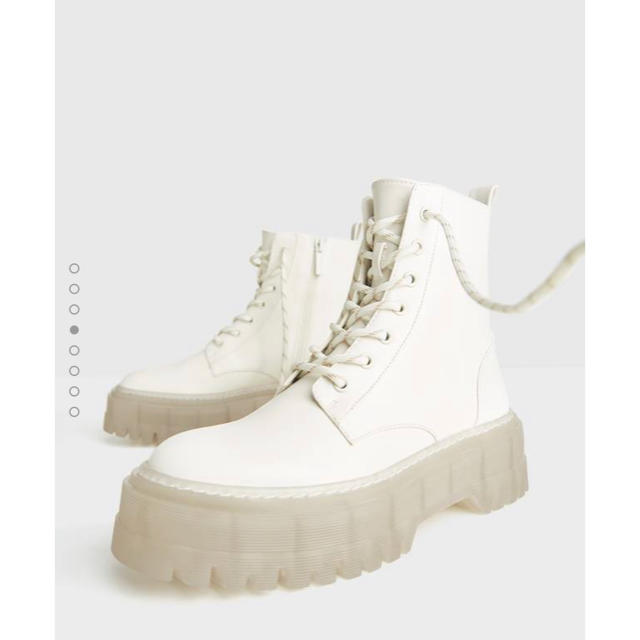 Bershka 白 ブーツ - ブーツ