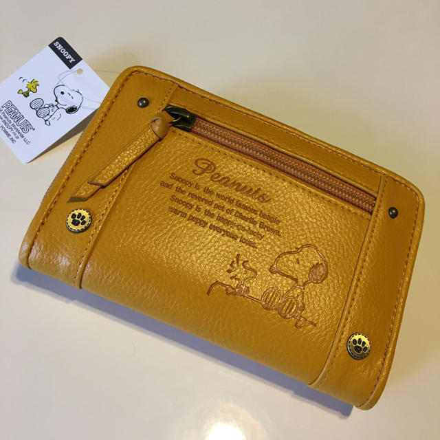 SNOOPY(スヌーピー)のスヌーピー 折り畳み財布　新品！ レディースのファッション小物(財布)の商品写真