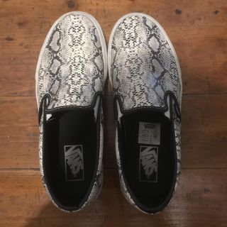 ヴァンズ(VANS)のvans パイソン　スネーク　スリッポン(スニーカー)