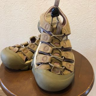 キーン(KEEN)のびびこ様　美品！keen サンダル23.5(サンダル)