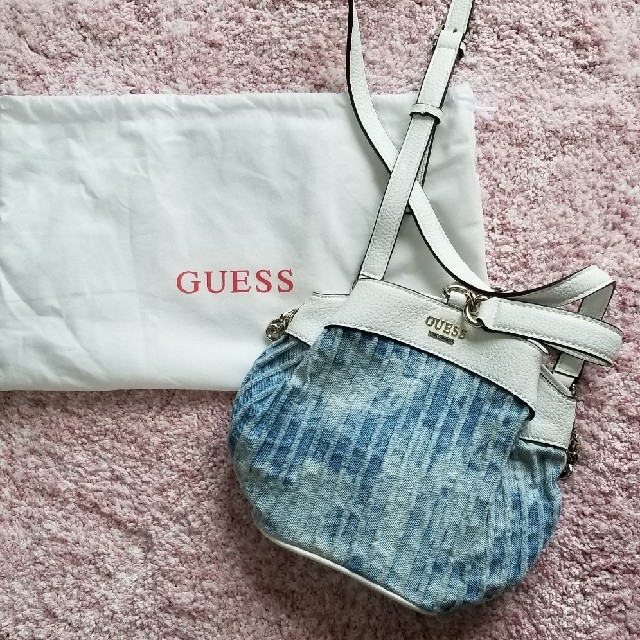 GUESS(ゲス)のGUESS  ショルダーバック レディースのバッグ(ショルダーバッグ)の商品写真