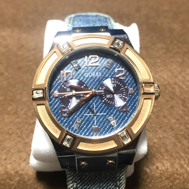 GUESS(ゲス)のゲス　GUESS  デニム　時計 メンズの時計(腕時計(アナログ))の商品写真