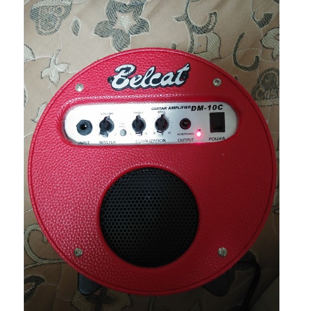 赤くて丸いアンプBELCAT 楽器のギター(ギターアンプ)の商品写真