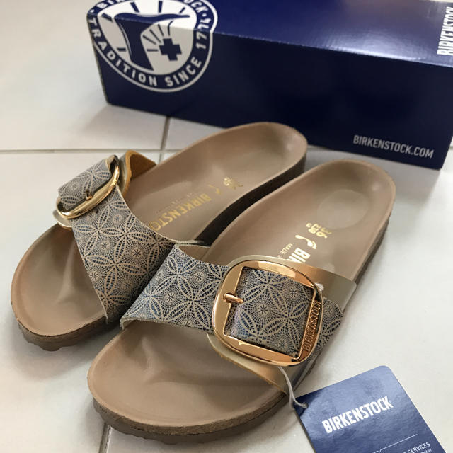 BIRKENSTOCK(ビルケンシュトック)の《新品》BIRKENSTOCK ビルケンシュトック サンダル レディースの靴/シューズ(サンダル)の商品写真