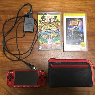 プレイステーションポータブル(PlayStation Portable)のPSP -3000(レッド×ブラックモデル) 、ソフト2本セット(携帯用ゲーム機本体)