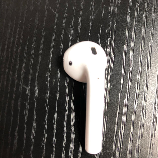 Apple(アップル)のsmile mama様専用ページ AirPods2 Apple純正 左第二世代 スマホ/家電/カメラのスマホアクセサリー(ストラップ/イヤホンジャック)の商品写真