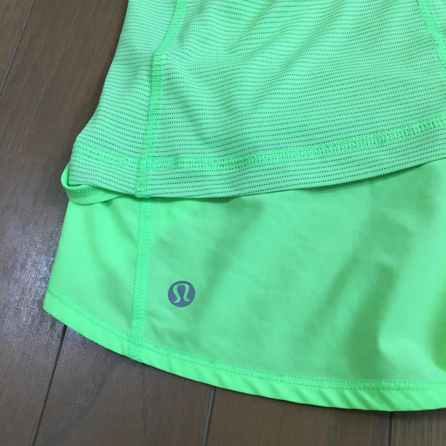 lululemon(ルルレモン)のルルレモン　タンク　サイズ4 スポーツ/アウトドアのトレーニング/エクササイズ(ヨガ)の商品写真