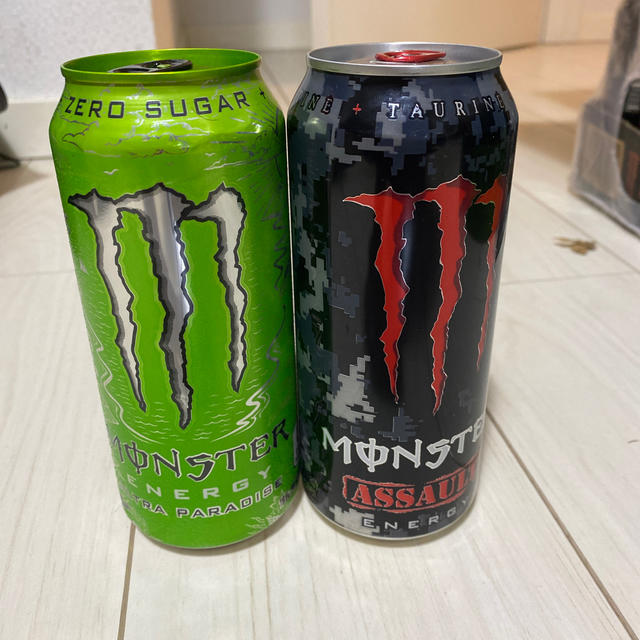 モンスターエナジー アサルト ウルトラパラダイス 食品/飲料/酒の飲料(ソフトドリンク)の商品写真