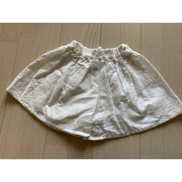 Branshes(ブランシェス)のBRANSHES 白レースパンツキュロット（120cm） キッズ/ベビー/マタニティのキッズ服女の子用(90cm~)(パンツ/スパッツ)の商品写真