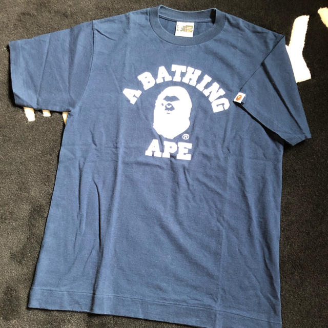 A BATHING APE(アベイシングエイプ)の★A BATHING APE ロゴTee Mサイズ ネイビー bape マイロ★ メンズのトップス(Tシャツ/カットソー(半袖/袖なし))の商品写真