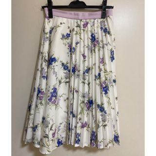 アプワイザーリッシェ(Apuweiser-riche)の【美品】アプワイザーリッシェ♡花柄スカート(ひざ丈スカート)