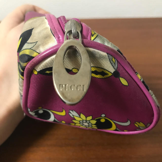 EMILIO PUCCI(エミリオプッチ)の【正規品】EMILIO PUCCI エミリオプッチ ポーチ 小物入れ レディースのファッション小物(ポーチ)の商品写真