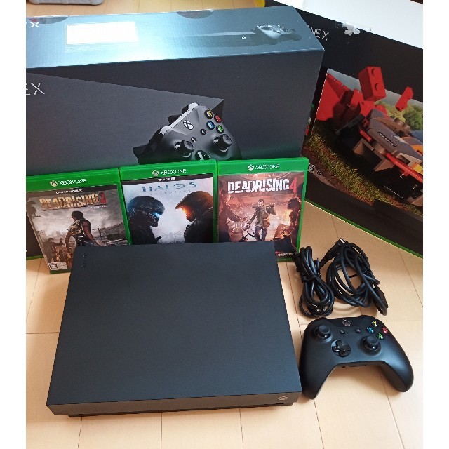 エンタメ/ホビーXbox one x 1TB　美品　ソフト付き