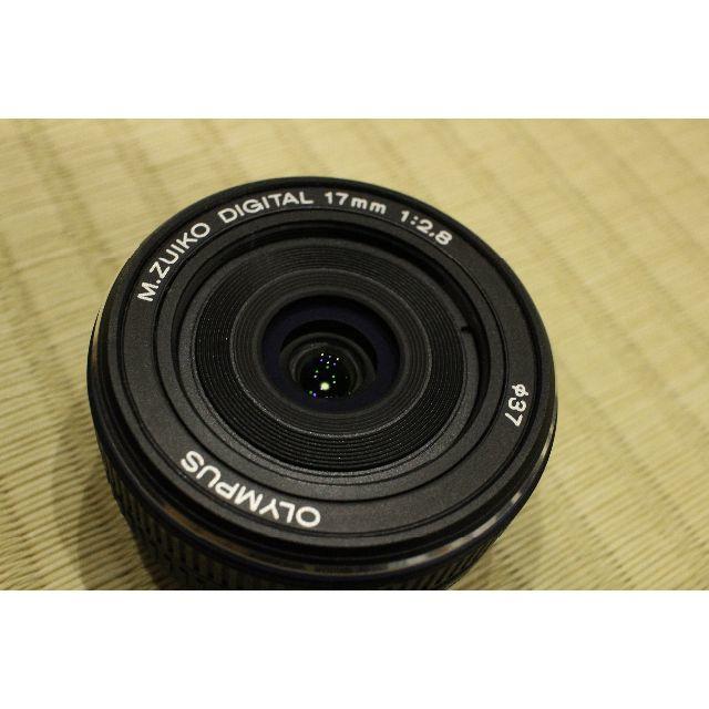 OLYMPUS(オリンパス)のOLYMPUS 単焦点レンズ 17mm f2.8 フィルター付き スマホ/家電/カメラのカメラ(レンズ(単焦点))の商品写真