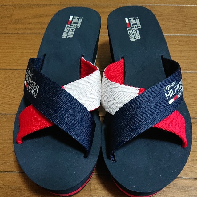 TOMMY HILFIGER(トミーヒルフィガー)のトミーヒルフィガーデニムサンダル レディースの靴/シューズ(ビーチサンダル)の商品写真