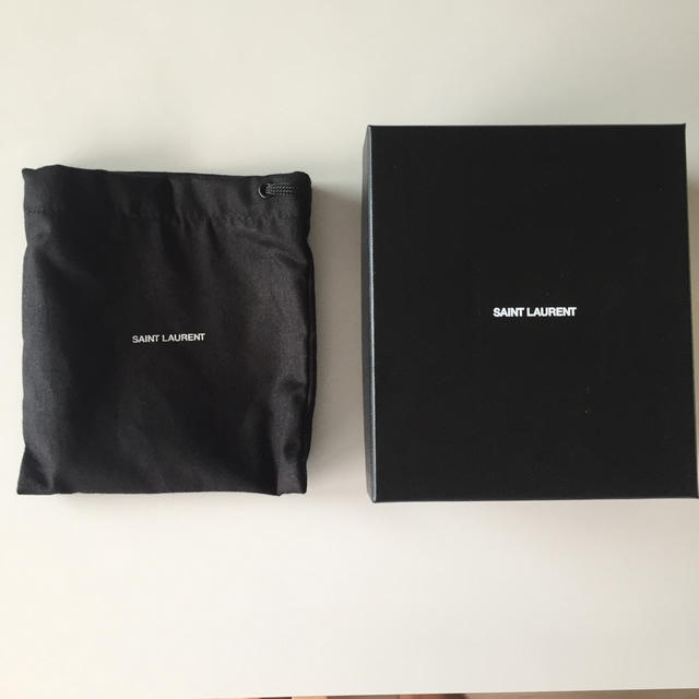 Saint Laurent(サンローラン)の【新品未使用】サンローラン  ポーチと箱 メンズのバッグ(セカンドバッグ/クラッチバッグ)の商品写真