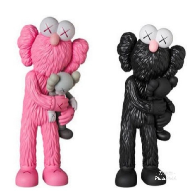 kaws take ピンクブラック 2セット4体