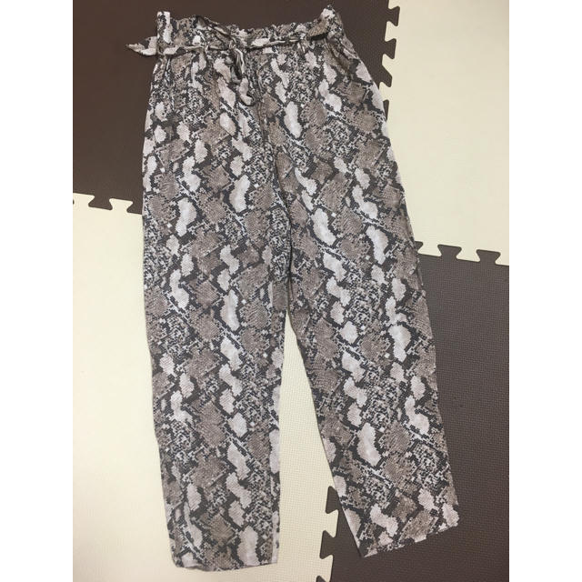 H M H M ヘビ柄 パイソン柄 テロテロパンツeur38p 約m Lの通販 By Black Barbie S Shop エイチアンドエムならラクマ H M H M ヘビ柄 パイソン柄 テロテロパンツeur38p 約m Lの通販 By Black Barbie S Shop エイチアンドエムならラクマ