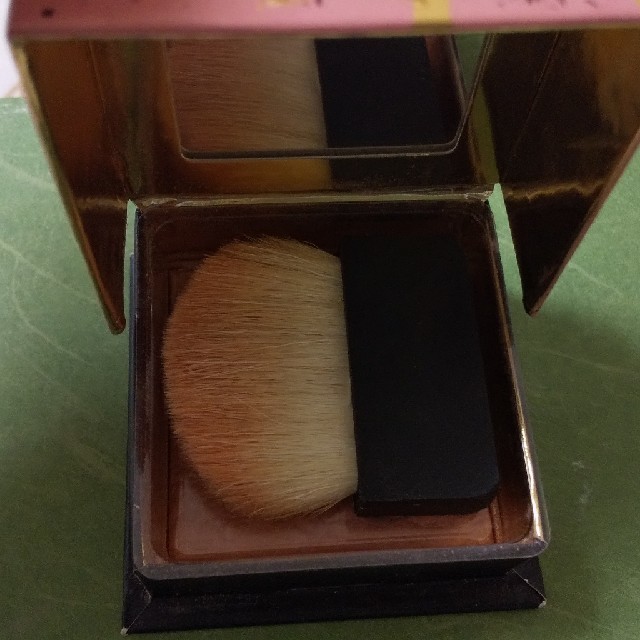 Benefit(ベネフィット)のベネフィット〉Gold Lushチーク コスメ/美容のベースメイク/化粧品(チーク)の商品写真