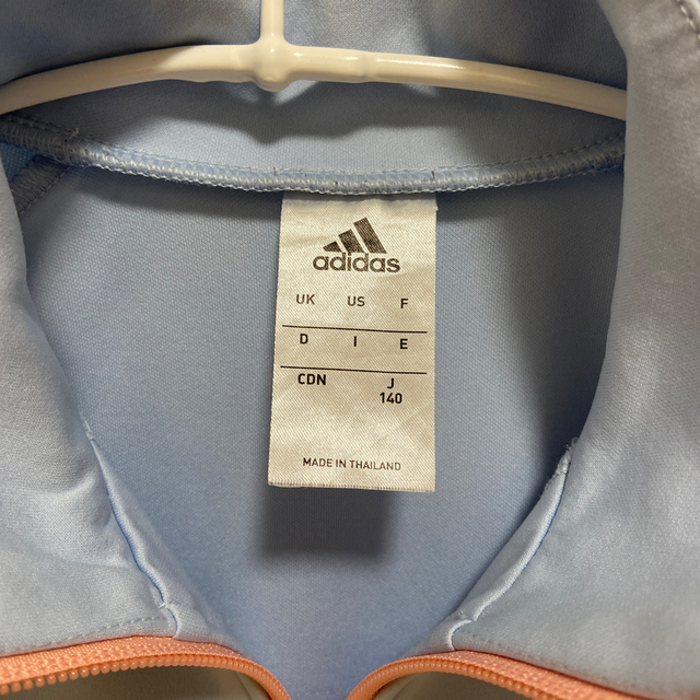 adidas(アディダス)のadidas ジャージ　子ども　ジュニア　140 キッズ/ベビー/マタニティのキッズ服女の子用(90cm~)(その他)の商品写真