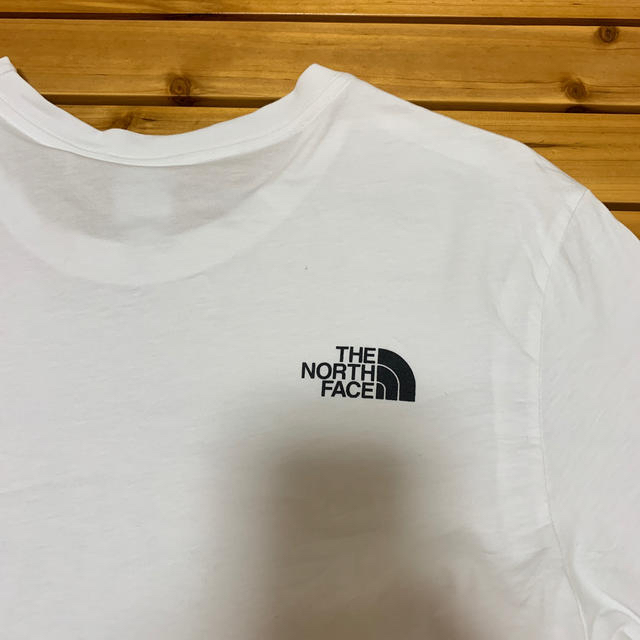 THE NORTH FACE(ザノースフェイス)の海外限定品 THE NORTH FACE Tシャツ Mサイズ（日本Ｌサイズ相当） メンズのトップス(Tシャツ/カットソー(半袖/袖なし))の商品写真