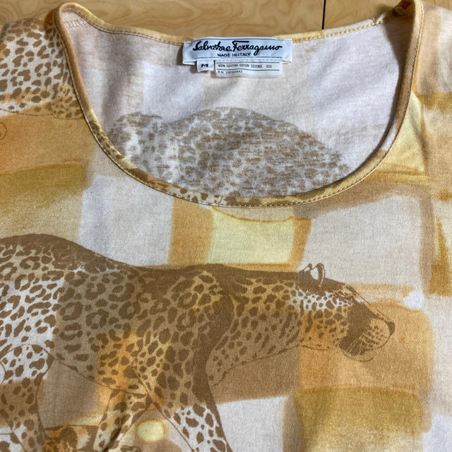 Salvatore Ferragamo(サルヴァトーレフェラガモ)のサルバトーレフェラガモ   パンサーカットソー レディースのトップス(Tシャツ(半袖/袖なし))の商品写真
