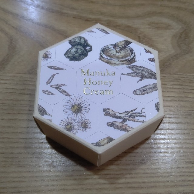 山田養蜂場(ヤマダヨウホウジョウ)の山田養蜂場 マヌカハニークリーム　40g コスメ/美容のスキンケア/基礎化粧品(フェイスクリーム)の商品写真