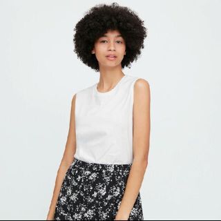 ユニクロ(UNIQLO)のUNIQLO コットン ノースリーブT ホワイト(Tシャツ/カットソー(半袖/袖なし))