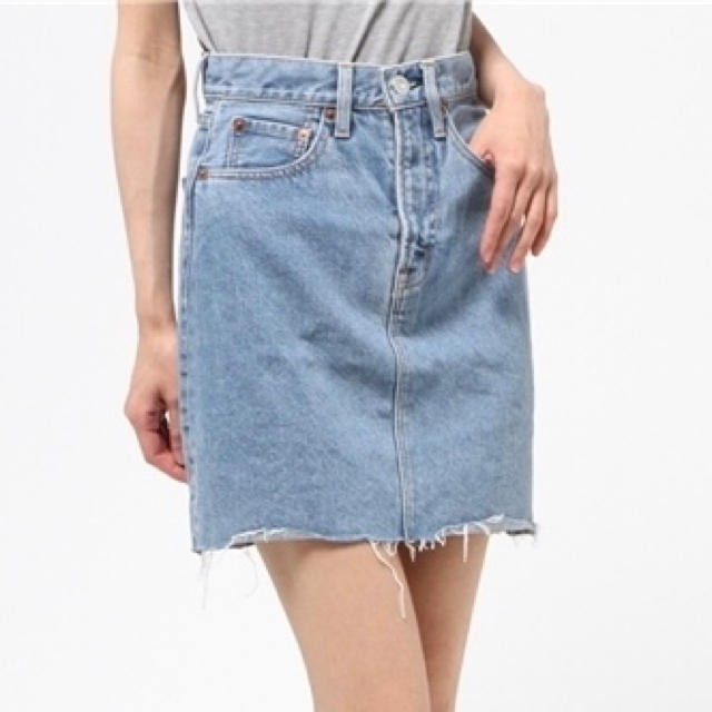 moussy(マウジー)のMOUSSY【毎年人気】DENIM FIT MINI SK レディースのスカート(ミニスカート)の商品写真