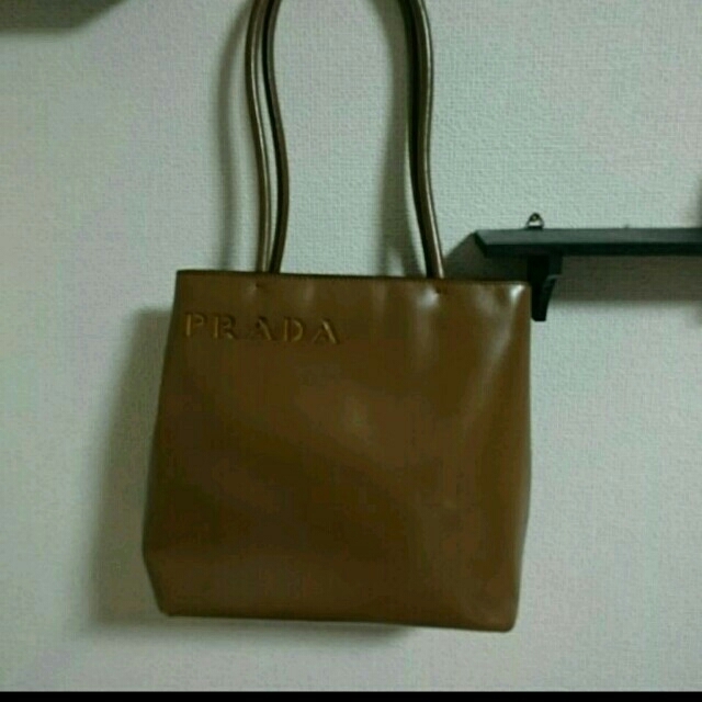 PRADA(プラダ)の美品 PRADA レザー バッグ レディースのバッグ(トートバッグ)の商品写真