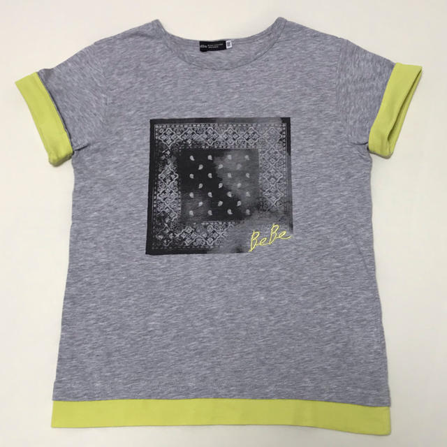 BeBe(ベベ)のTシャツ　グレー&イエロー キッズ/ベビー/マタニティのキッズ服男の子用(90cm~)(Tシャツ/カットソー)の商品写真