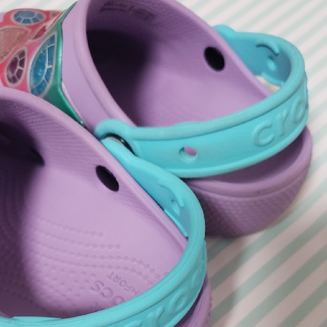 crocs(クロックス)のクロックス　光る キッズ/ベビー/マタニティのキッズ靴/シューズ(15cm~)(サンダル)の商品写真