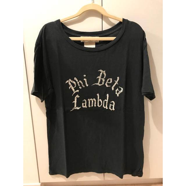 アパルトモン　REMI RELIEF Lambda Tシャツ