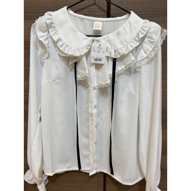 シークレットハニー ラッフルブラウス 白