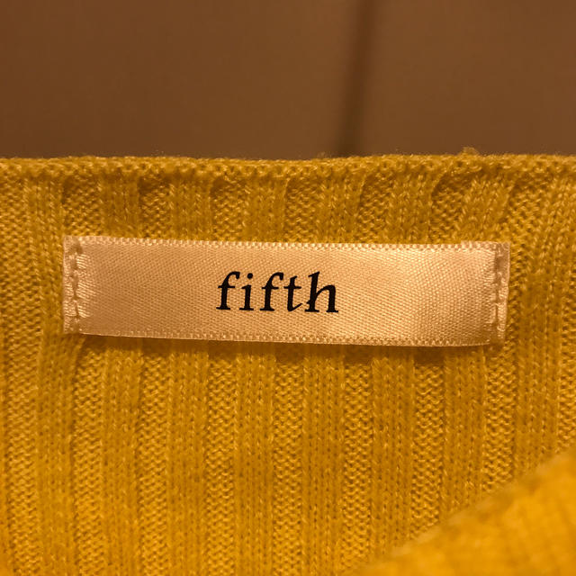 fifth(フィフス)のfifth  イエロー　トップス［Mサイズ］ レディースのトップス(カットソー(半袖/袖なし))の商品写真