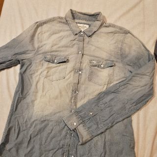 アバクロンビーアンドフィッチ(Abercrombie&Fitch)のAbercrombie&fitch デニムシャツ(シャツ/ブラウス(長袖/七分))