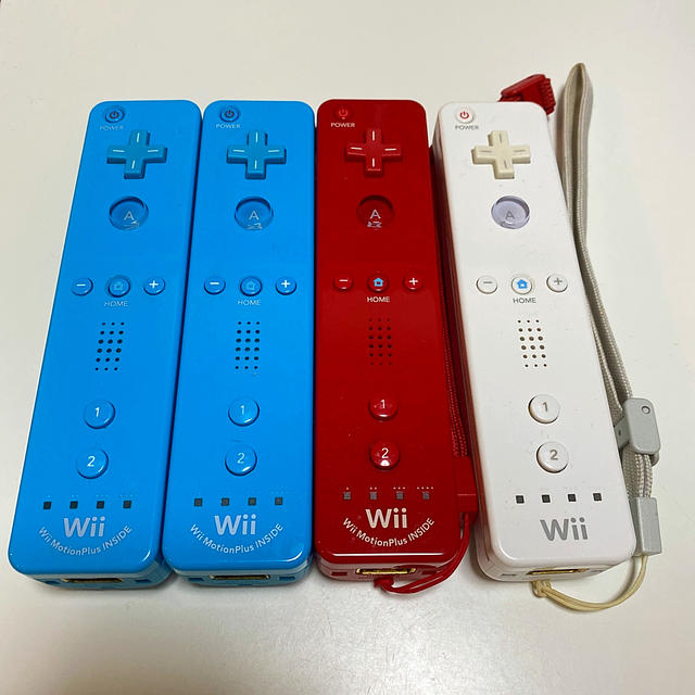 任天堂(ニンテンドウ)の【すぐに遊べるWii SET】ゲームキューブコントローラー付き！ エンタメ/ホビーのゲームソフト/ゲーム機本体(家庭用ゲーム機本体)の商品写真