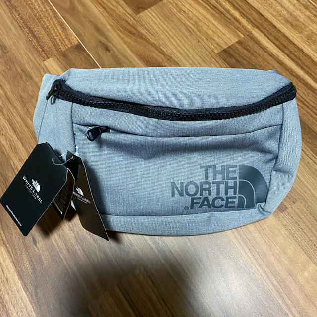 THE NORTH FACE(ザノースフェイス)のノースフェイスホワイトレーベル　ウエストバック メンズのバッグ(ウエストポーチ)の商品写真