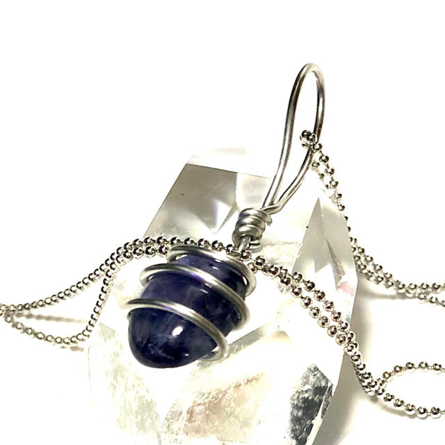 ハンドメイド美紫　インド産アイオライト　ペンダントD(チェーンつき) ハンドメイドのアクセサリー(ネックレス)の商品写真