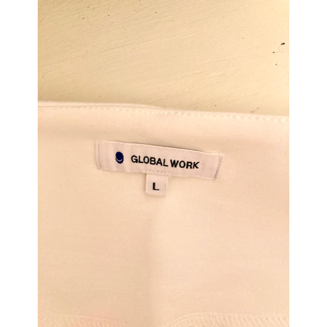 GLOBAL WORK(グローバルワーク)のGLOBAL WORK カットソーLサイズ　ホワイト　下がフリルで体型カバー レディースのトップス(カットソー(長袖/七分))の商品写真