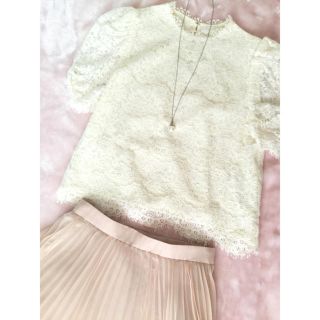 ジルスチュアート(JILLSTUART)の総レース春物トップス(シャツ/ブラウス(半袖/袖なし))