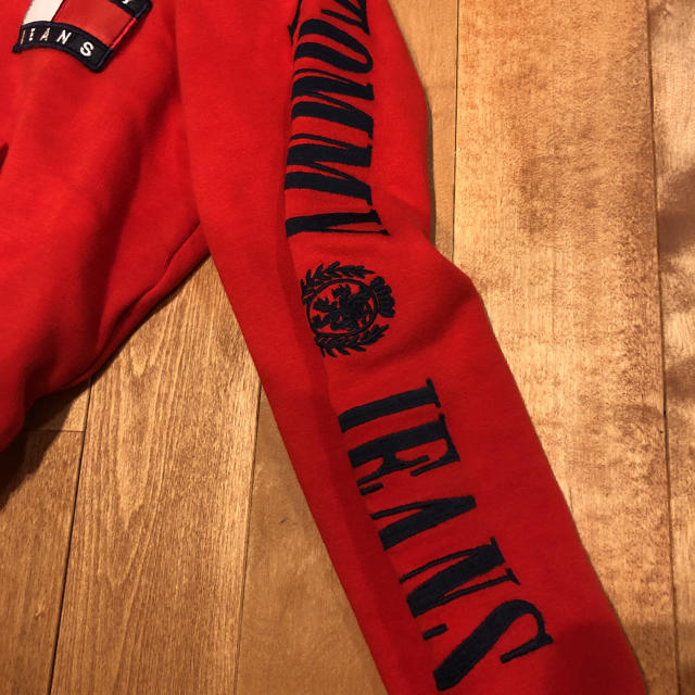 TOMMY(トミー)のTOMMY/トミー クロップド ショート丈パーカー 袖ロゴ レディースのトップス(パーカー)の商品写真