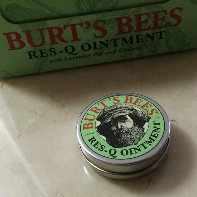 BURT'S BEES(バーツビーズ)の送料込 新品 バーツビーズ  RQクリーム レスキューオイントメント 15g コスメ/美容のスキンケア/基礎化粧品(その他)の商品写真