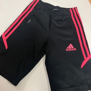 アディダス(adidas)のアディダス　ハーフパンツ　黒ピンク　140(パンツ/スパッツ)