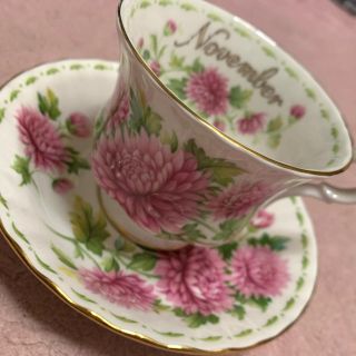 ロイヤルアルバート(ROYAL ALBERT)のフラワーオブザマンス11月ダリア カップ＆ソーサー　ロイヤルアルバート(グラス/カップ)