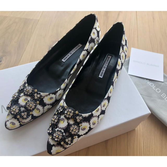 新しく着き MANOLO Size38 フラット ハンギシ 新品未使用！19S限定フローラル柄♪マノロ BLAHNIK バレエシューズ 